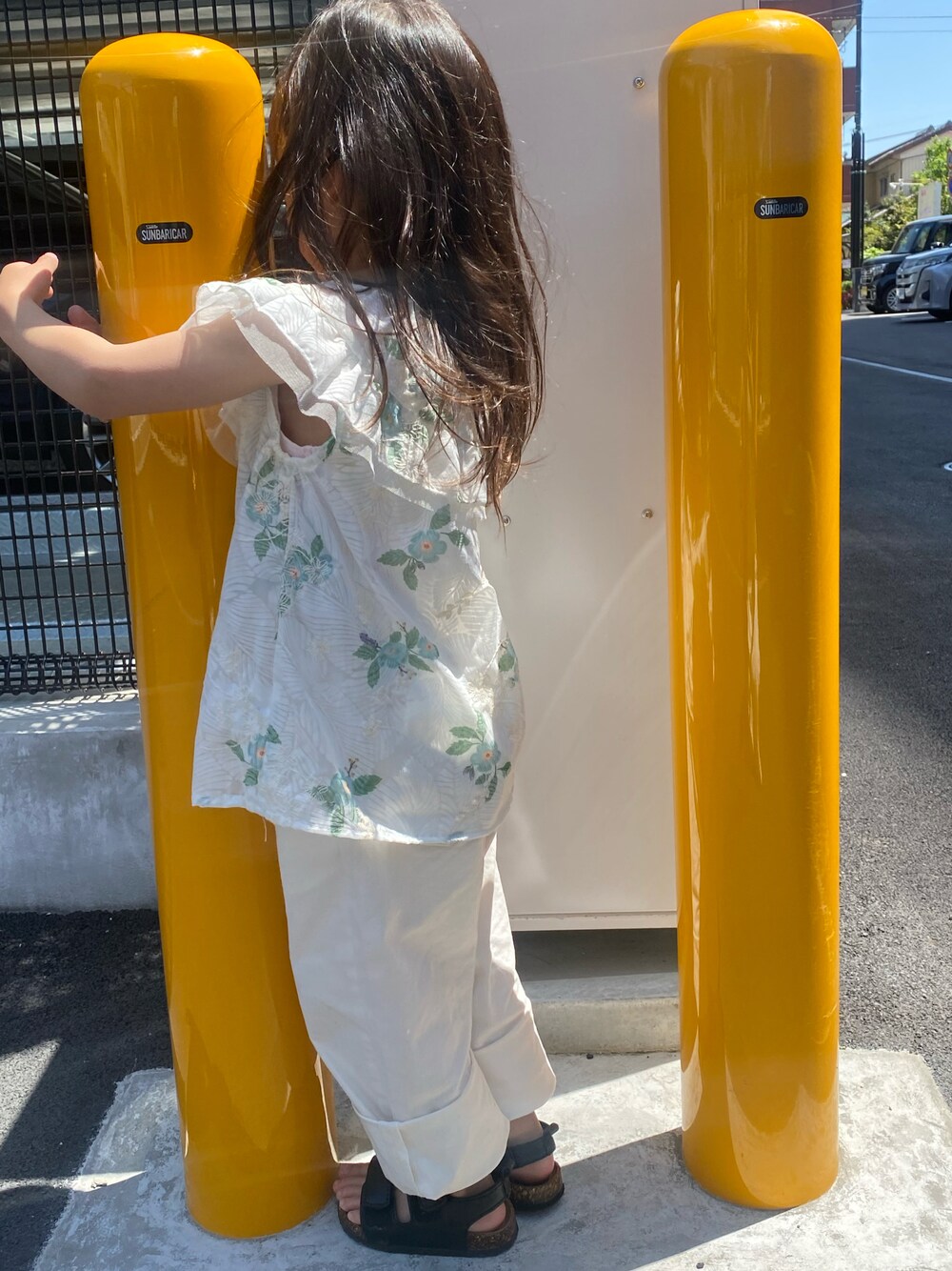 「ユニクロキッズ、ユニクロコーデ、ユニクロ、西松屋、4歳女の子、女の子コーデ、オールホワイト」｜「UNIQLOのアイテム（パンツ、ホワイト系）」を使った、(n)さん（レディース・166cm）の夏コーディネートの1枚目の写真