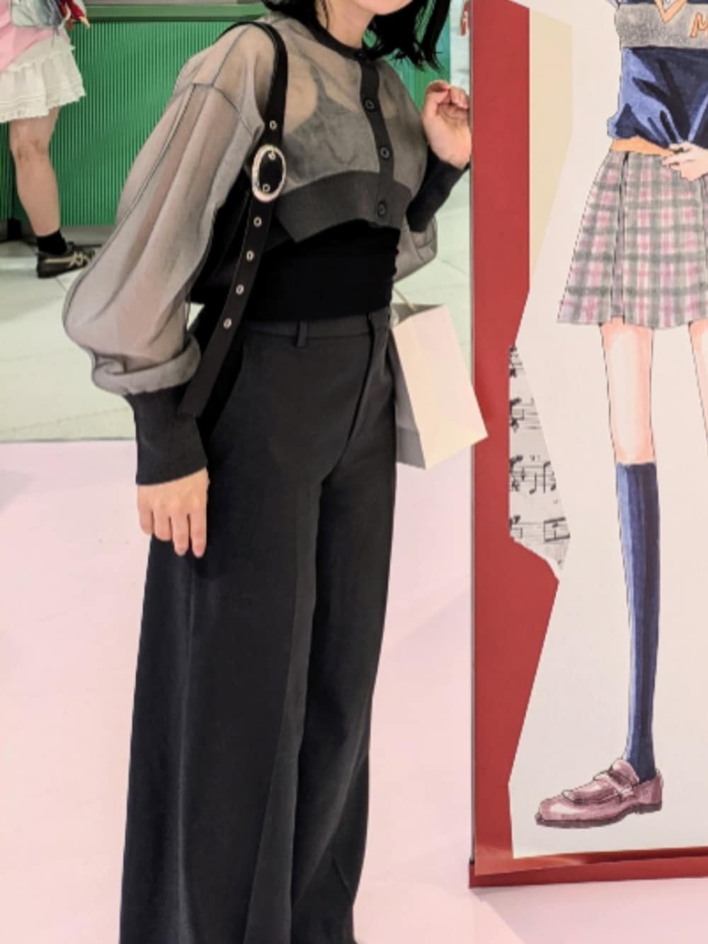 「夏、ブラックコーデ、モノトーンコーデ、ワントーンコーデ、低身長コーデ、シック、モード、ギャル、クール、ショート丈」｜「UN3D.の2TONE SHEER KT CD / 2トーンシアーニットカーディガン（カーディガン/ボレロ、グレー系）」を使った、pyosさん（骨格ナチュラル・レディース・152cm）の夏コーディネートの1枚目の写真