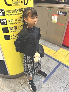 「アイテム（サンダル）」を使った、eieieiさん（キッズ・125cm）の秋コーディネート