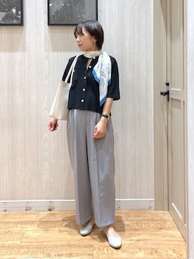「SHOO・LA・RUE（シューラルー）の大判プリントスカーフ（88×88cm）（Scarves / Wraps、ブルー系）」を使った、shirayuuuさん（レディース・155cm）の春コーディネート