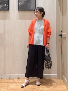 「SHOO・LA・RUE（シューラルー）の【ひんやり/洗濯機可/S-LL】オンにもオフにも マルチに使えるボタンレスカーディガン（カーディガン/ボレロ、オレンジ系）」を使った、shirayuuuさん（レディース・155cm）の夏コーディネート