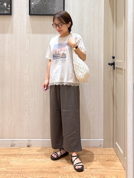 「SHOO・LA・RUE（シューラルー）の【ひんやり/UV/S-LL/洗濯機可】裾レースが大人上品 プリントアソートTシャツ（Tシャツ/カットソー、ベージュ系）」を使った、shirayuuuさん（レディース・155cm）の夏コーディネート