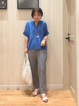「SHOO・LA・RUE（シューラルー）の【体型カバー/洗濯機可】インせず着られる スキッパー裾リボンブラウス（シャツ/ブラウス、ブルー系）」を使った、shirayuuuさん（レディース・155cm）の夏コーディネート