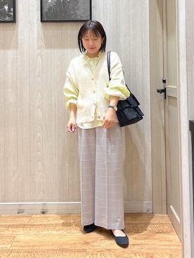 「SHOO・LA・RUE（シューラルー）の【S-LL/洗濯機可】気軽にレイヤード 前開きざっくりニットベスト（Vest、ホワイト系）」を使った、shirayuuuさん（レディース・155cm）の春コーディネート