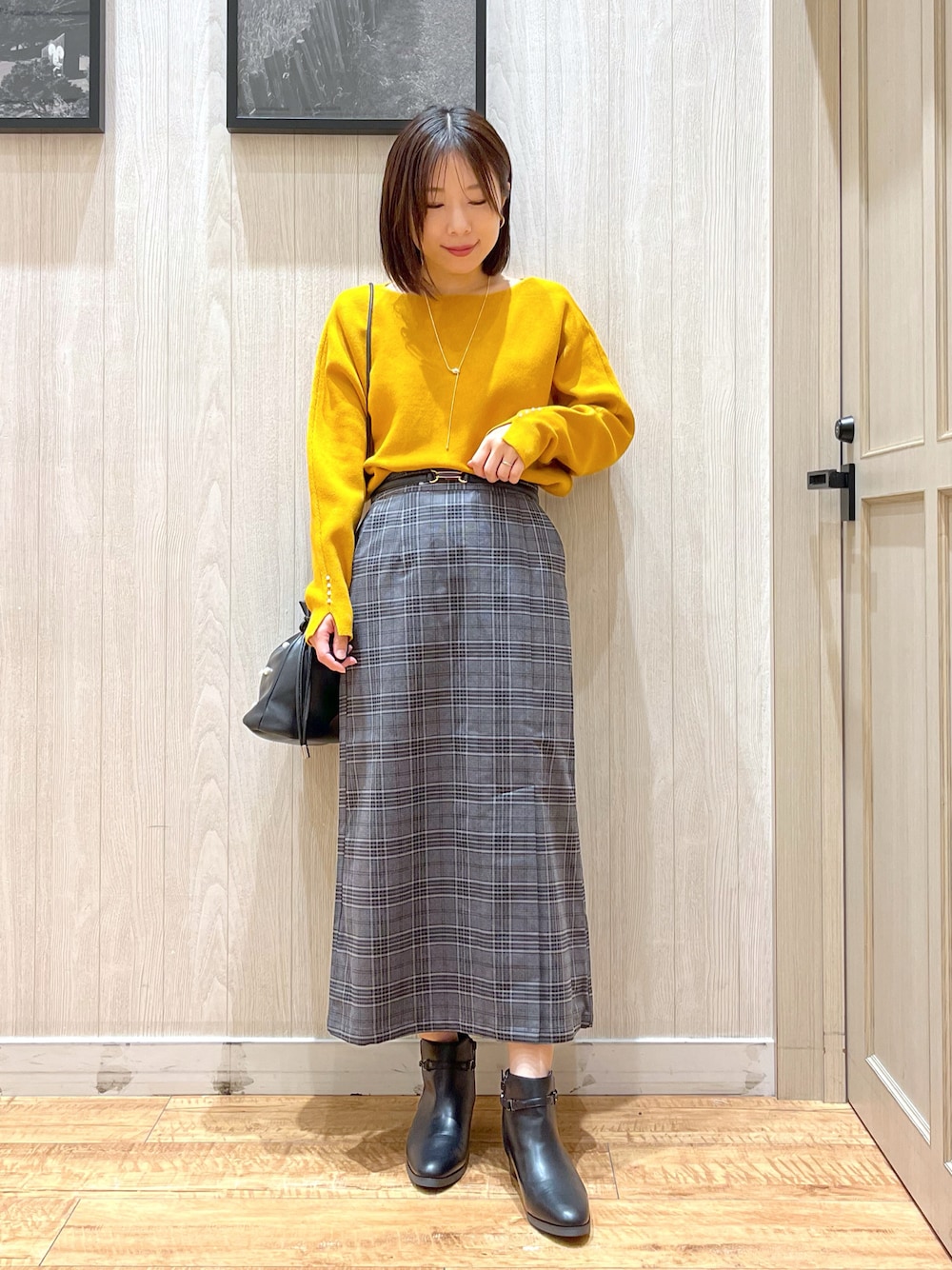 「スカート、シンプル、秋色、オトナカジュアル、ブーツスタイル、秋コーデ、ニットコーデ、ママファッション、ニット/セーター」｜「DRESKIPの【洗える/セットアップ可】女性らしさ際立つ　もちもちリブドルマンニット（ニット/セーター、イエロー系）」を使った、shirayuuuさん（レディース・155cm）の秋コーディネートの1枚目の写真