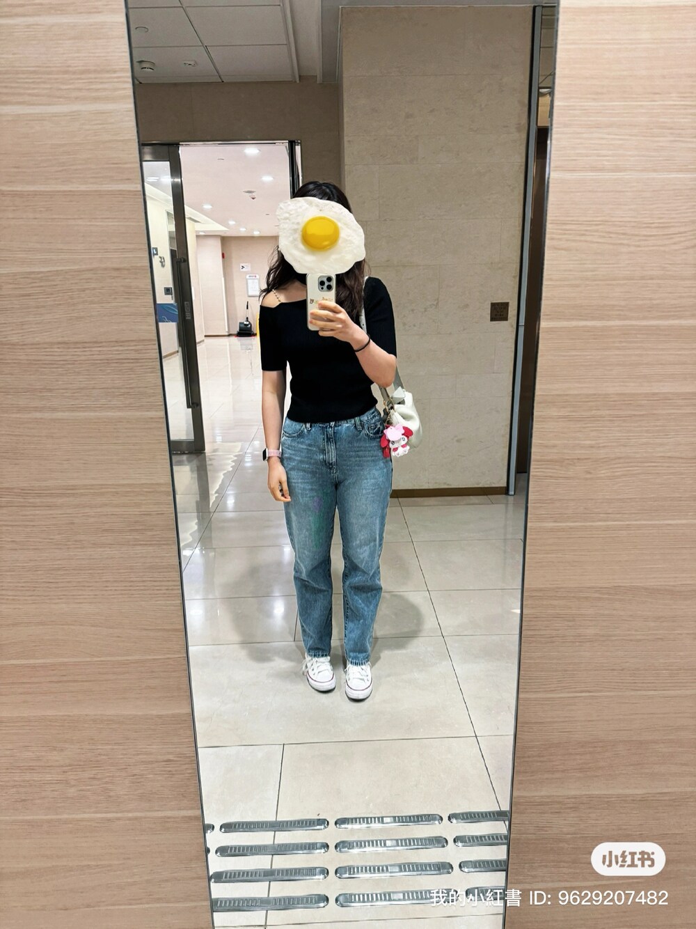 「GLOBAL WORKのGOODデニムストレートパンツ/909510（デニムパンツ、ブルー系）」を使った、Barbieさん（レディース・165cm）の夏コーディネートの1枚目の写真