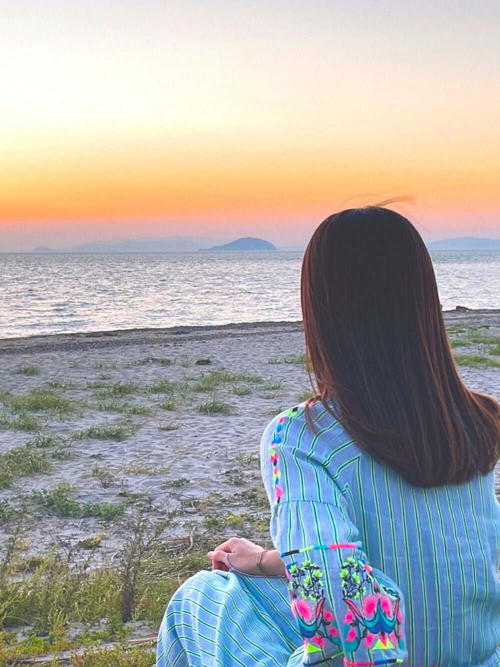 「休日スタイル、大人コーデ、ワンピース、刺繍、オトナ女子、オトナカワイイ、刺繍ワンピース、カジュアルコーデ」｜「Lepidosの＜VILAGALLO＞EMBRO×ストライプワンピース（ワンピース、ブルー系）」を使った、✿anemone✿さん（レディース・160cm）の秋コーディネートの1枚目の写真