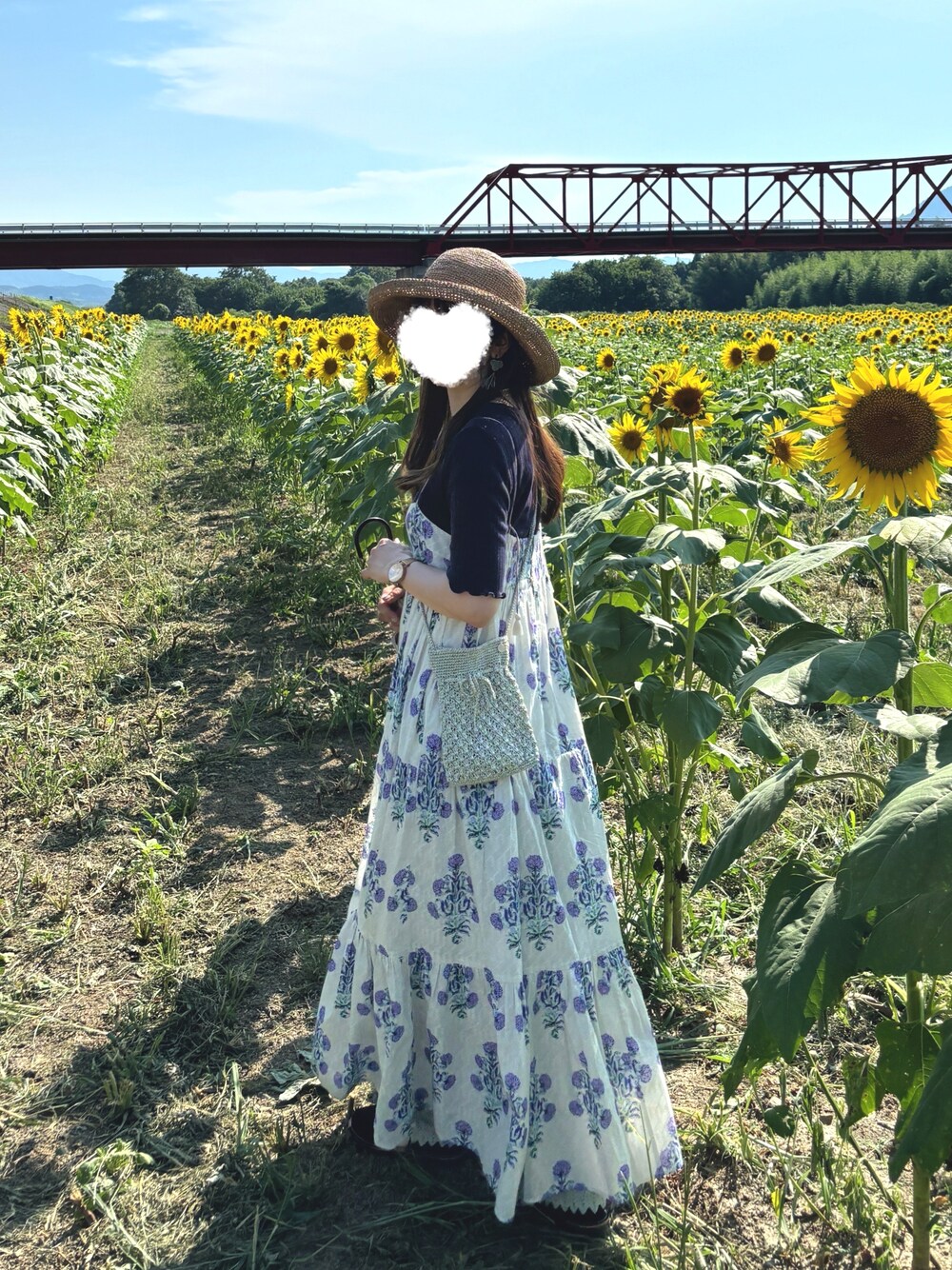 「レイヤードスタイル、夏コーデ、オトナカジュアル、おでかけコーデ、大人コーデ、大人可愛い、キャミワンピ、花柄ワンピース、マリーゴールド」｜「NE QUITTEZ PAS!のアイテム（ワンピース/ドレス、ホワイト系）」を使った、✿anemone✿さん（レディース・160cm）の夏コーディネートの1枚目の写真