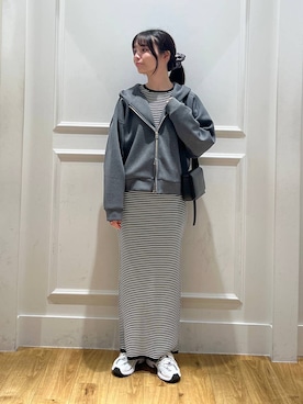 「アイテム（シュシュ、グレー系）」を使った、ゆいぴさん（レディース・156cm）の秋コーディネート