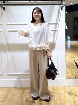 「A part by（アパートバイ）のイージーストレートパンツ（スラックス、ベージュ系）」を使った、ゆいぴさん（レディース・156cm）の夏コーディネート