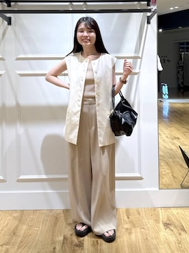 「A part by（アパートバイ）のイージーストレートパンツ（スラックス、ベージュ系）」を使った、ゆいぴさん（レディース・156cm）の夏コーディネート