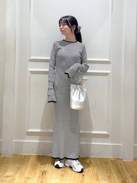 「アイテム（シュシュ、グレー系）」を使った、ゆいぴさん（レディース・156cm）の秋コーディネート