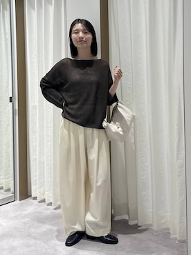 「A part by（アパートバイ）のスラックスコクーンボリュームパンツ（スラックス、ホワイト系）」を使った、ゆいぴさん（レディース・156cm）の秋コーディネート