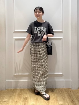 「A part by（アパートバイ）のCollege_Tシャツ（T Shirts、グレー系）」を使った、ゆいぴさん（レディース・156cm）の夏コーディネート