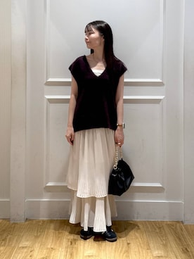 「アイテム（ベスト、レッド系）」を使った、ゆいぴさん（レディース・156cm）の秋コーディネート