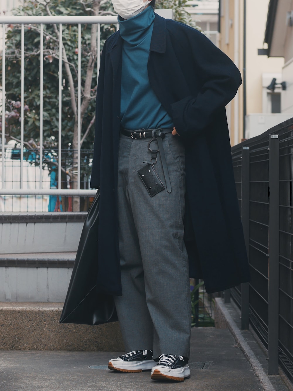 COMME des GARCONSのステンカラーコート（ブルー系）を使った人気