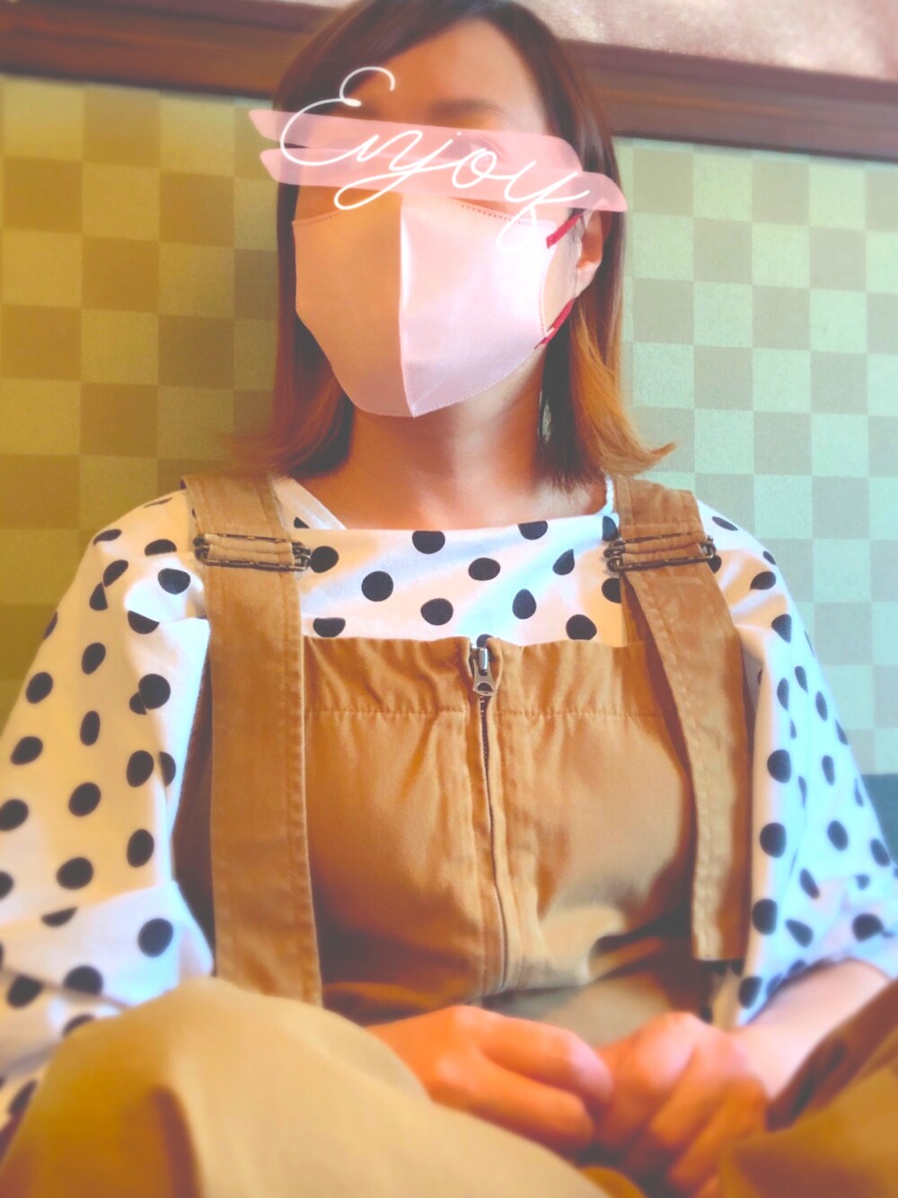 「オトナ女子、シンプルスタイル、オーバーオール、ドット、秋色、低身長コーデ、大人かわいい、シンプル、スニーカーコーデ、いいね、save、フォローお願いします🤑、サロペット、ママコーデ、NIKE、エアリフト」｜「FRAPBOISのサークルサークル２（Tシャツ/カットソー、その他）」を使った、まっきぃ〜さん（レディース・156cm）の秋コーディネートの1枚目の写真