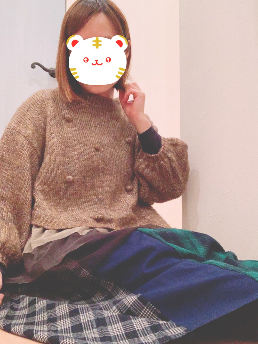「カジュアル、シンプル、大人カジュアル、冬、いいね、save、フォローお願いします🤑、セーター、チェック、チェック柄に恋してる、チェックスカート、チュール、ニット」｜「FRAPBOISのポポロンニット（ニット/セーター、ブラック系）」を使った、まっきぃ〜さん（レディース・156cm）の冬コーディネートの1枚目の写真