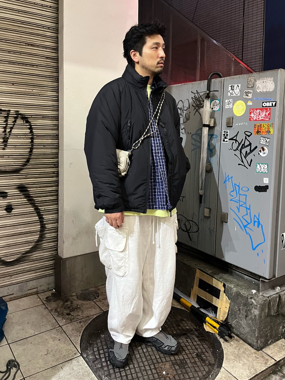 「秋コーデ、秋冬コーデ、冬コーデ、お出かけコーデ、アメカジコーデ、ストリートコーデ、ミリタリージャケット、ミリタリーコーデ、中綿ジャケット、プリマロフト、ワイルドシングス、ショルダーバッグ、ビーバー(BEAVER)、OOTD、ファッションの力を信じよう」｜「WILD THINGSのWILD THINGS/ワイルドシングス  HAPPY JACKET WT242-02（ダウンジャケット/コート、ブラック系）」を使った、Funachangさん（メンズ・177cm）の秋コーディネートの1枚目の写真