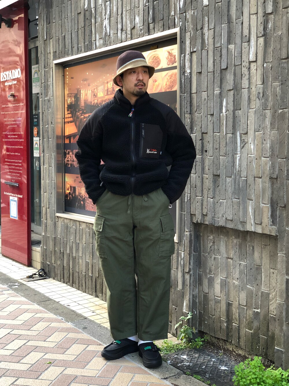 「秋冬コーデ、秋冬、冬、冬コーデ、アウター、アウターコーデ、ビーバー(BEAVER)、ootd、フリース、フリースジャケット、アウトドアスタイル、スリッポンスニーカー」｜「MANASTASHのMANASTASH/マナスタッシュ　MBDU PANTS カーゴパンツ　7116104（カーゴパンツ、グリーン系）」を使った、Funachangさん（メンズ・177cm）の冬コーディネートの1枚目の写真