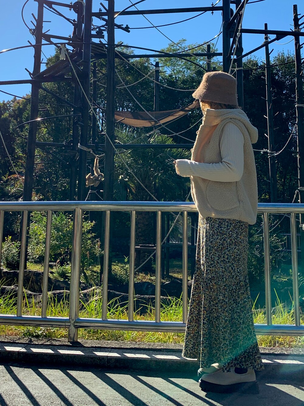 「きれいめカジュアル、お出かけコーデ、休日コーデ、秋冬コーデ、オトナ女子、ブーツコーデ、大人かわいい、今日のコーデ、低身長コーデ、スカートスタイル、ハイネック、マーメイドスカート、30代コーデ、大人ファッション、ジムフレックス」｜「LOWRYS FARMのアイテム（ニット/セーター、ホワイト系）」を使った、nozomiさん（骨格ストレート・レディース・156cm）の秋コーディネートの1枚目の写真