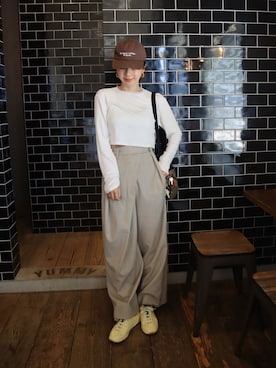 「ëpaのアイテム（Tシャツ/カットソー、ホワイト系）」を使った、miisuuzuukiiさん（レディース・162cm）の春コーディネート