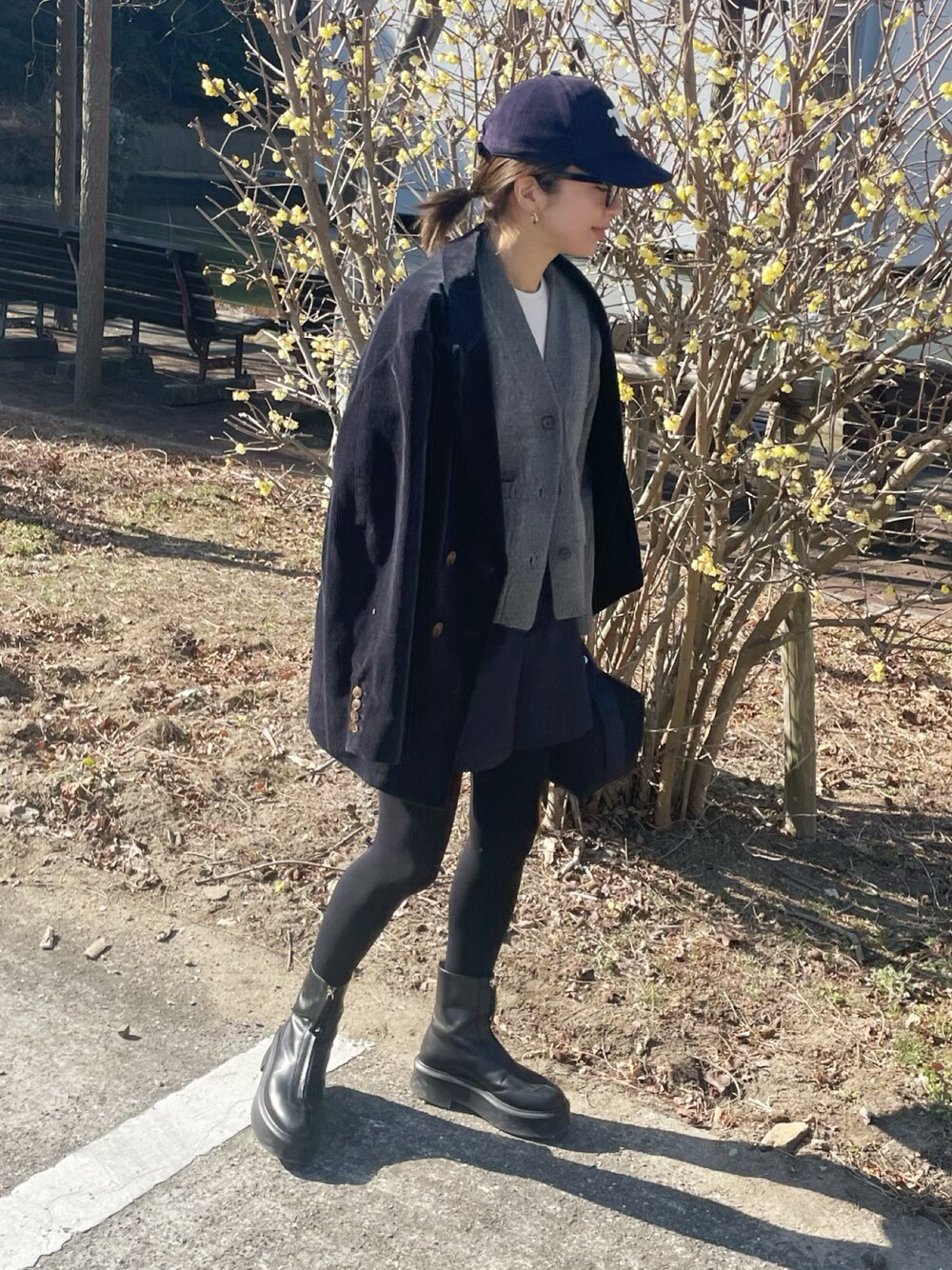 CELINEのキャップ（パープル系）を使った人気ファッション