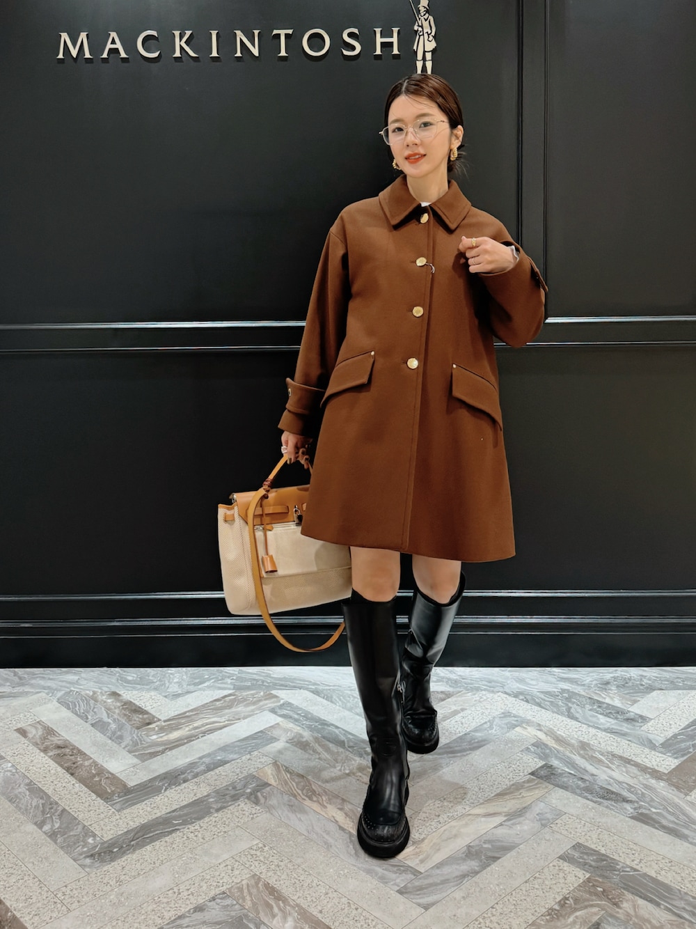 MACKINTOSH ハンビー　ブラウン miisuuzuukii｜Mackintoshのステンカラーコートを使ったコーディネート