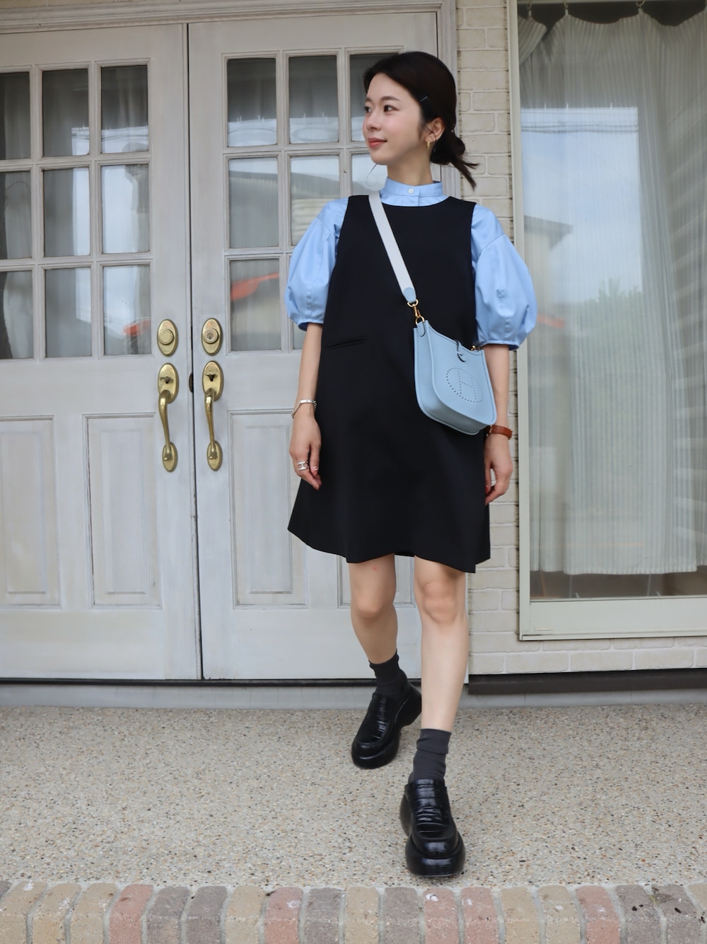 HERMESのショルダーバッグを使った人気ファッション