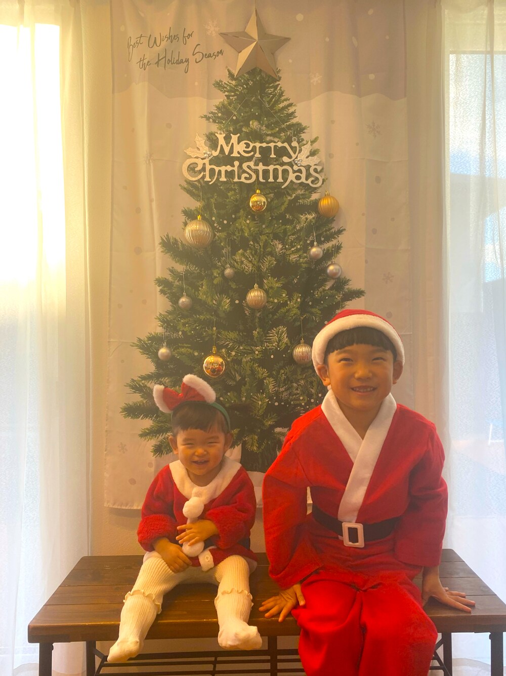 「クリスマスに着たい服、サンタさん、サンタさん帽子、プチプラコーデ、プチプラ、5歳差兄妹」｜「しまむらのアイテム（帽子、レッド系）」を使った、komaさん（キッズ・110cm）の冬コーディネートの1枚目の写真