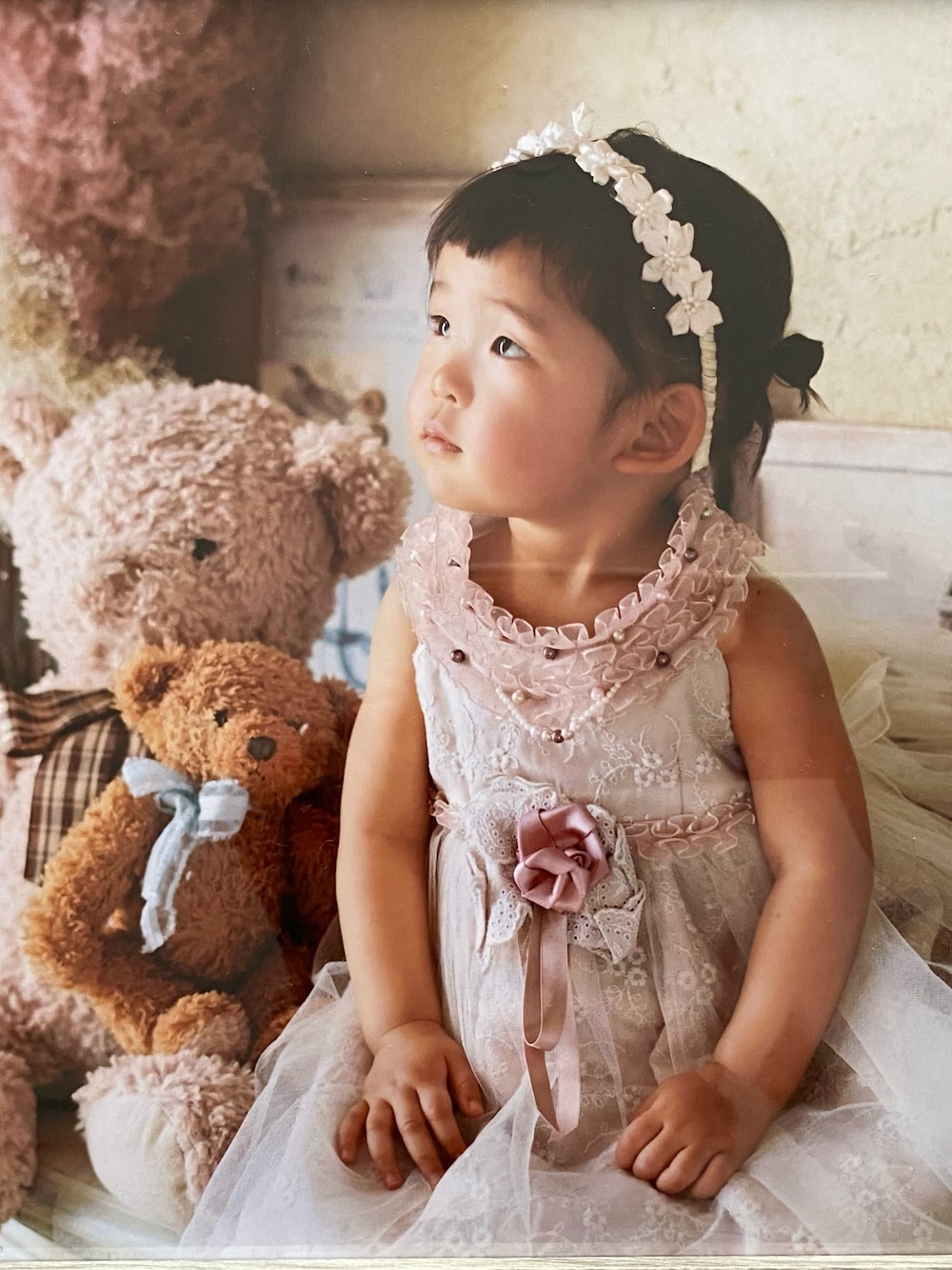 ベージュ系のその他、ベージュ系のその他を着用したキッズの春コーディネートの1枚目の写真