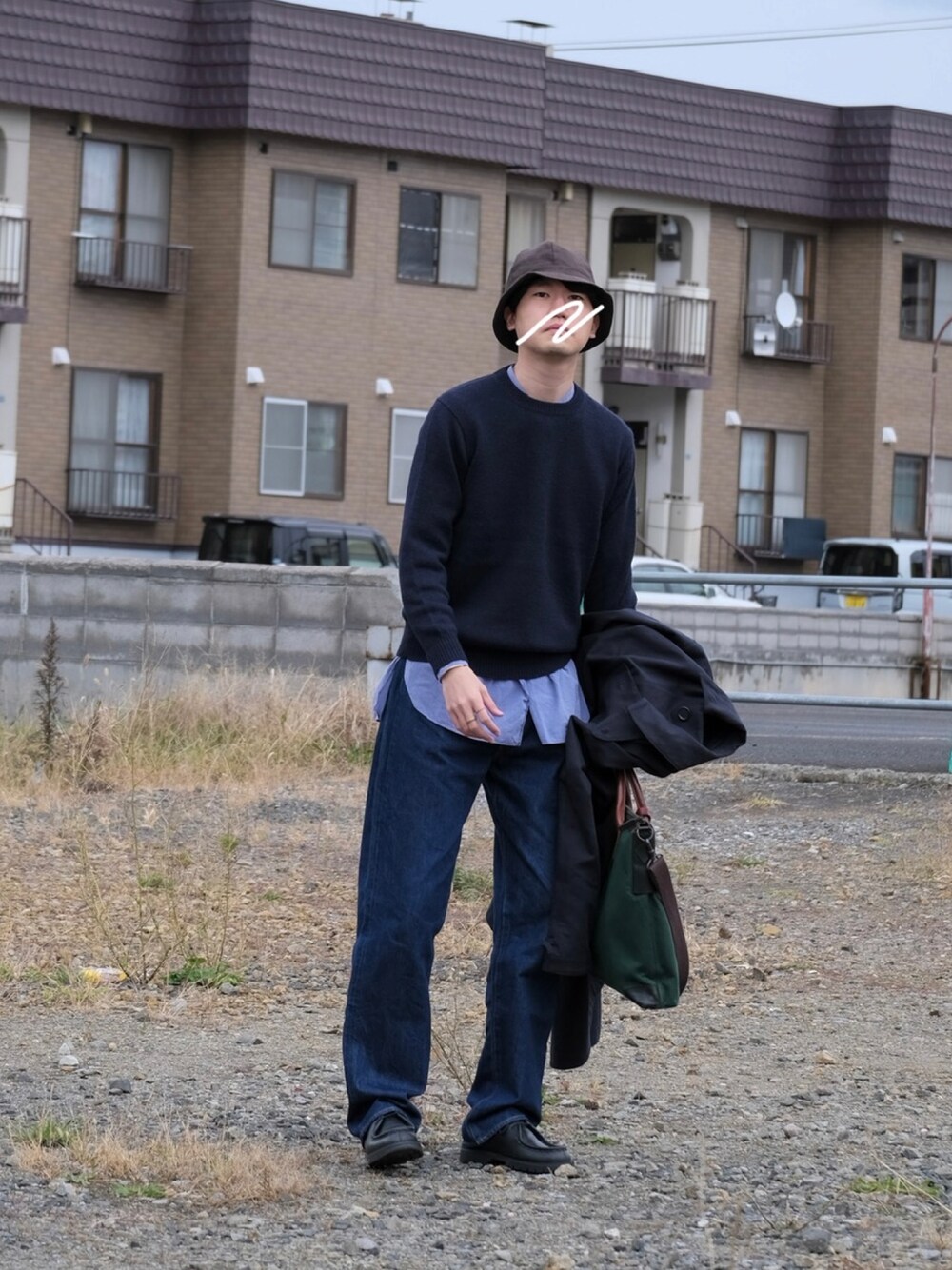「CIOTAのアイテム（デニムパンツ、ブルー系）」を使った、UTさん（メンズ・186cm）の春コーディネートの1枚目の写真