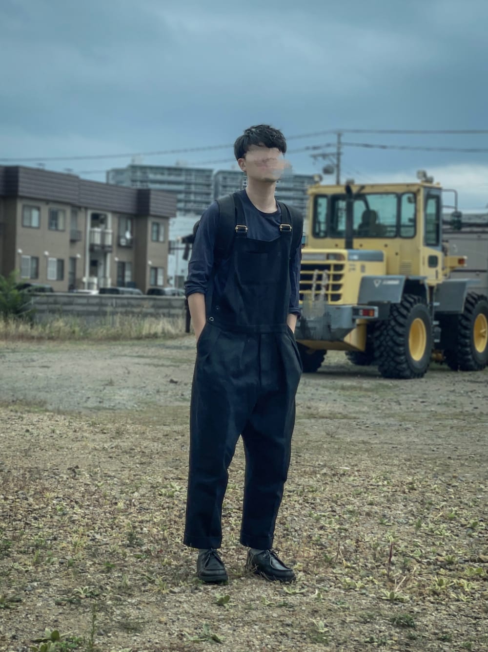「秋のコーデ、休日スタイル、黒、革靴、オールインワン」｜「KLEMANの＜KLEMAN＞ PADRE/シューズ（モカシン/デッキシューズ、ブラック系）」を使った、UTさん（メンズ・186cm）の秋コーディネートの1枚目の写真