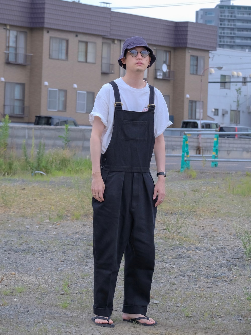 「休日スタイル、シンプルコーデ」｜「COMESANDGOESのアイテム（ハット、ブルー系）」を使った、UTさん（メンズ・186cm）の秋コーディネートの1枚目の写真