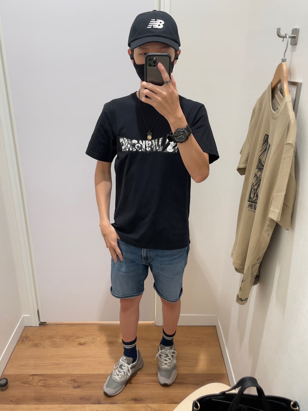 「Taiwan、Taichung、UNIQLO、jeans、G-SHOCK、m997gy、ＮＢ、New Balance、Made in USA、CASIO、DRAGON BALL、ニューバランス、nbtw」｜「UNIQLOのアイテム（Tシャツ/カットソー、ブラック系）」を使った、BryantCiouさん（メンズ・168cm）の夏コーディネートの1枚目の写真