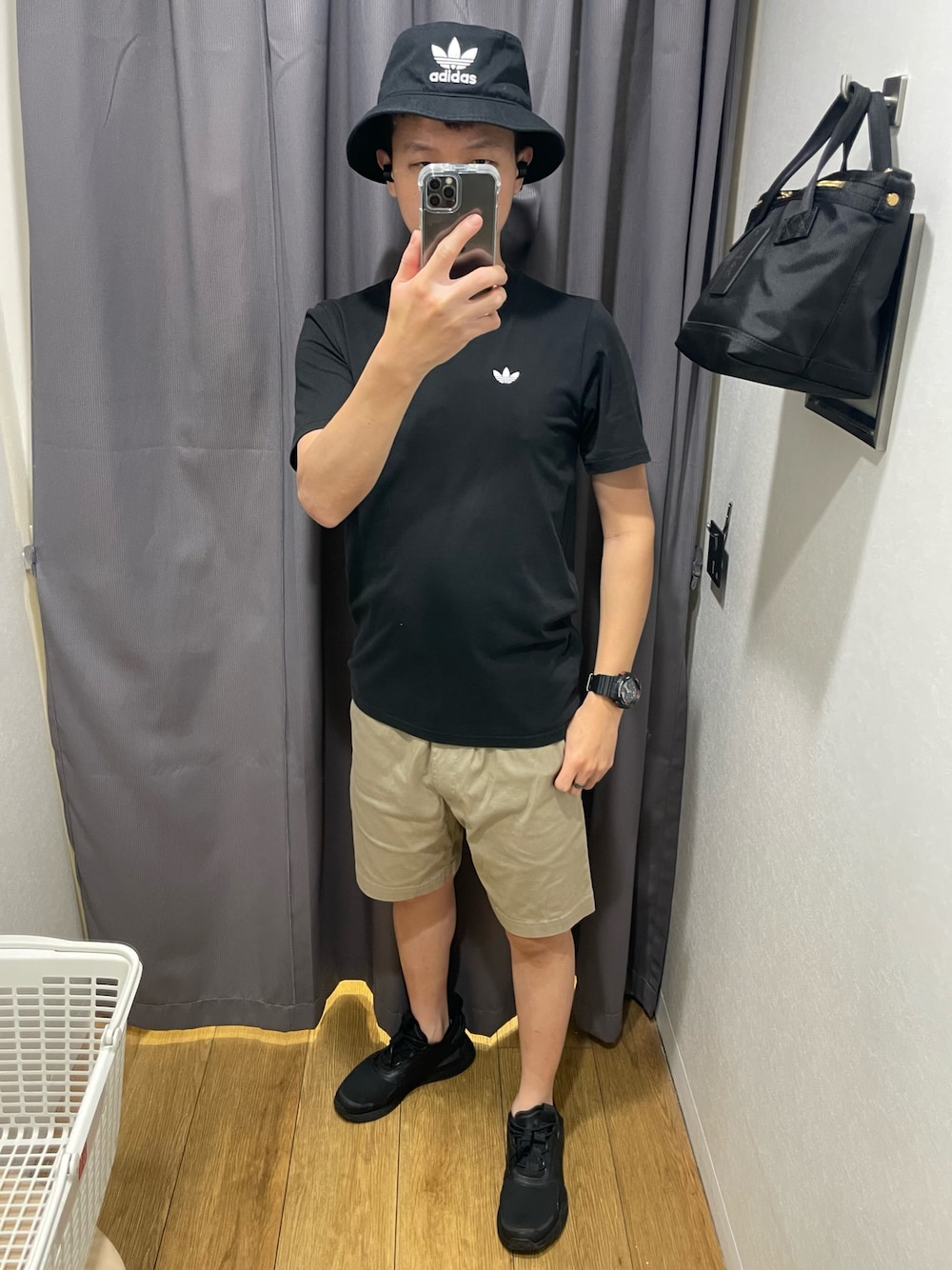 「Taiwan、Taichung、アディダスオリジナルス、adidas、adidas originals、PORTER、UNIQLO、CASIO、G-SHOCK、nmdv3、thebrandwiththethreestripes、impossibleisnothing、tripleblack、nomad」｜「adidas Originalsのアイテム（ハット、ブラック系）」を使った、BryantCiouさん（メンズ・168cm）の春コーディネートの1枚目の写真