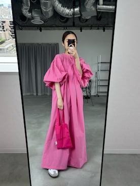 「PERNA（ペルナ）のアイテム」を使った、藤野七海さん（レディース・156cm）の春コーディネート