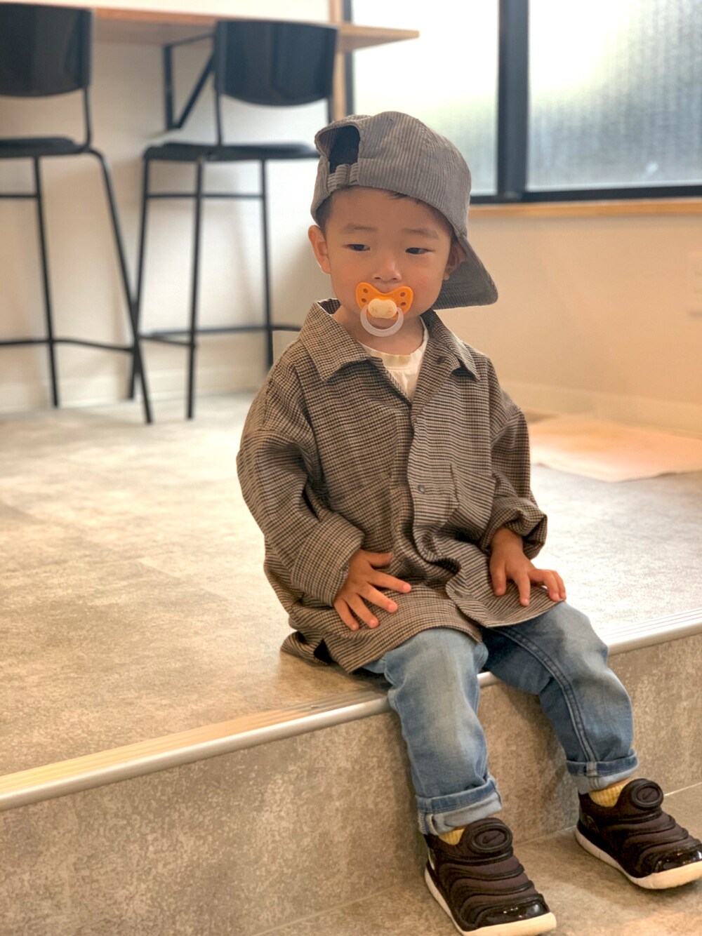 「秋のコーデ、オトナカジュアル、2歳、男の子」｜「Championのアイテム（キャップ、グレー系）」を使った、HARUMAさん（レディース・150cm）の秋コーディネートの1枚目の写真