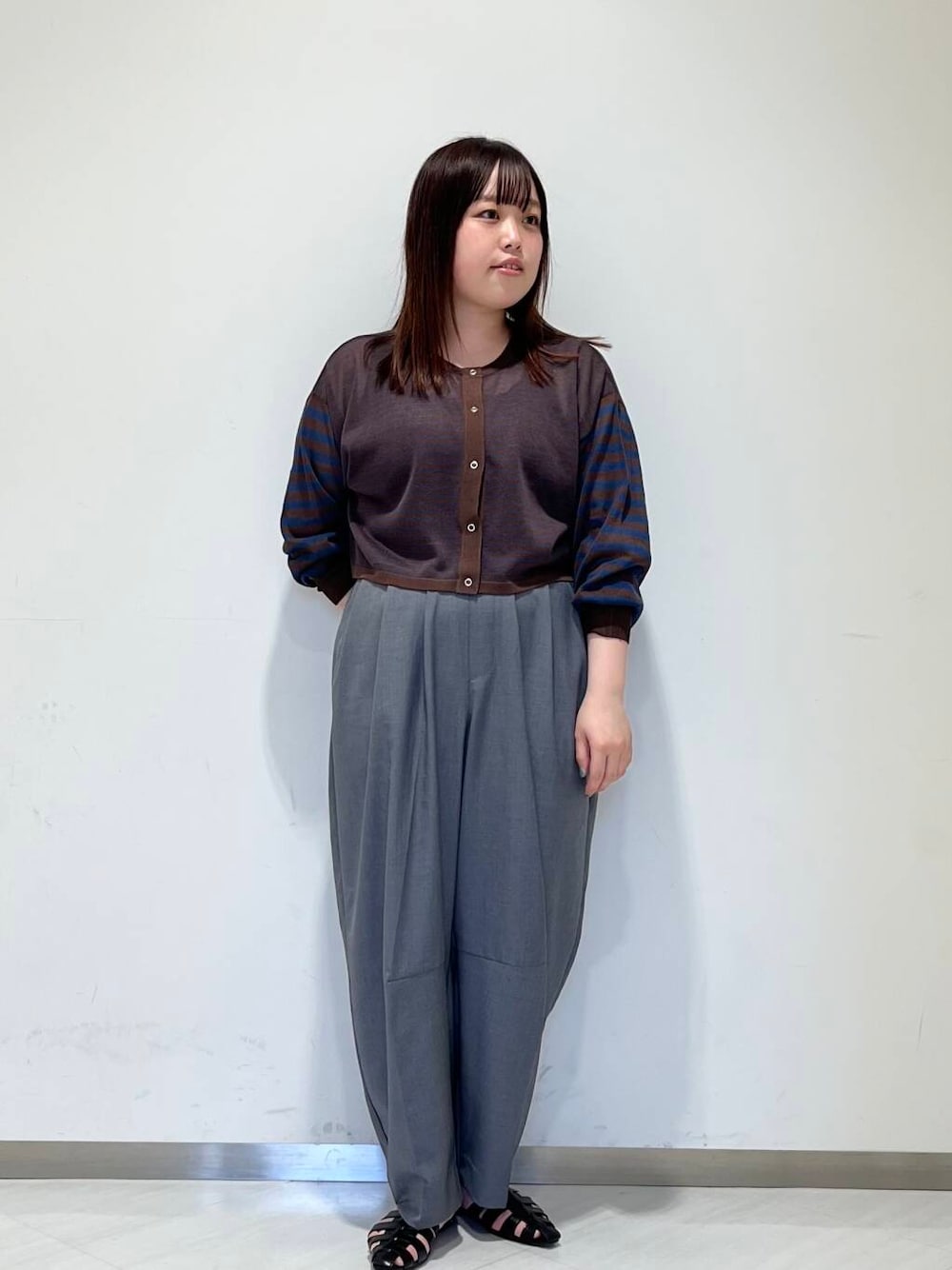 「シンプル、ゆるコーデ、ショルダーバッグ、シンプルコーデ、RODESKO、KBF、春コーデ、newarrival、ゆったり、体型カバー、カバー効果、25ss」｜「RODE SKOのセンターステッチハンドバッグ（ハンドバッグ、ブラック系）」を使った、くろさん（レディース・160cm）の春コーディネートの1枚目の写真