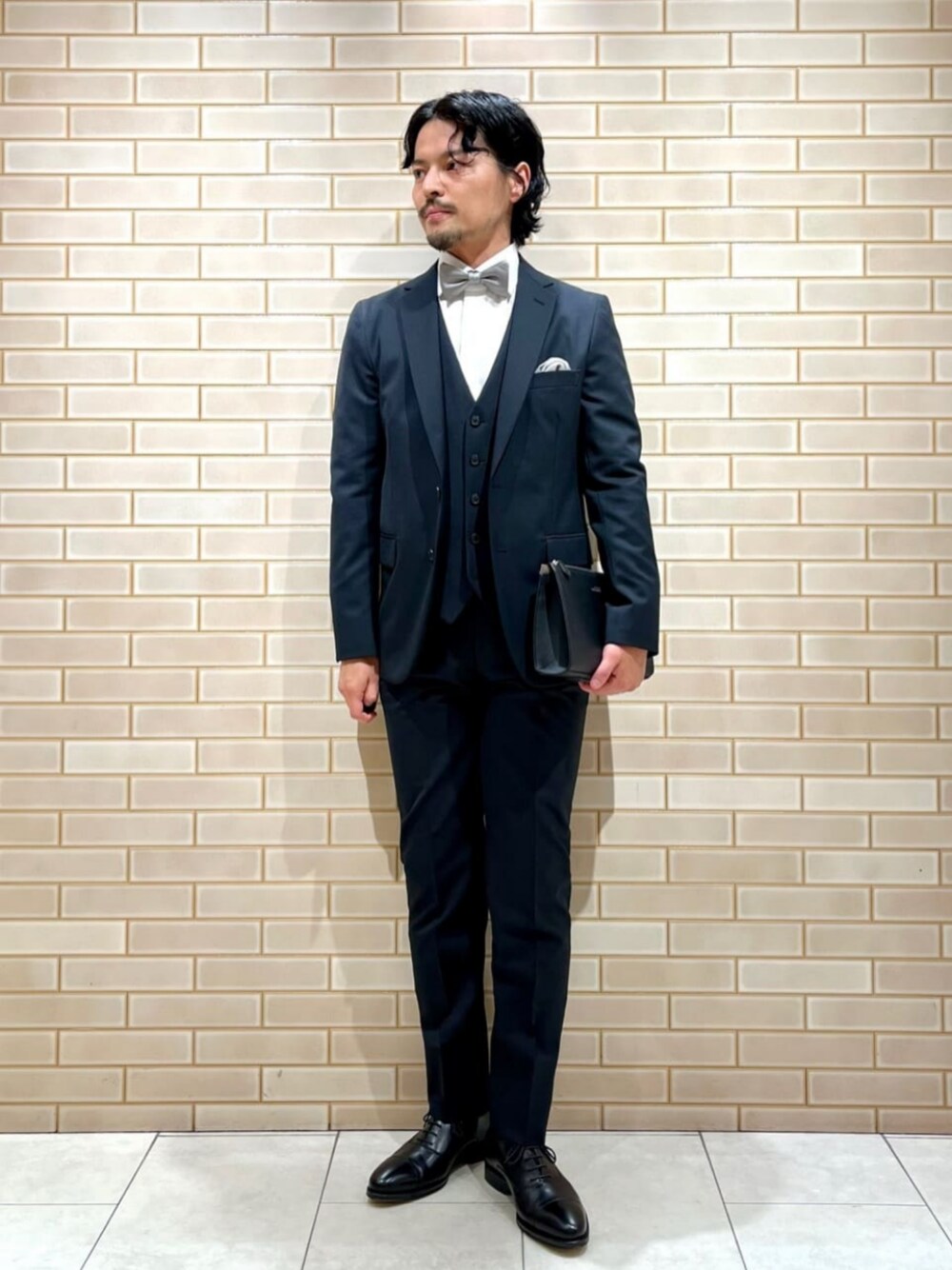 「ベーシック/トラッド、ジャケット、セットアップ、フォーマル、ベスト、セレモニー、スーツ、着ていきたい場所がある、SET UP EVERYWHERE、セットアップが好き、秋服、秋コーデ、卒入園、卒入学、green label relaxing」｜「green label relaxingのシルケット 2トーン ソックス（ソックス/靴下、ブラック系）」を使った、坂本裕太さん（メンズ・168cm）の秋コーディネートの1枚目の写真