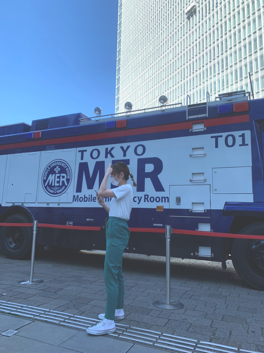「オトナカジュアル、ゆるコーデ、低身長コーデ、シンプル、キレイめ」｜「coenのアイテム（Tシャツ/カットソー、ホワイト系）」を使った、knnさん（レディース・152cm）の秋コーディネートの1枚目の写真