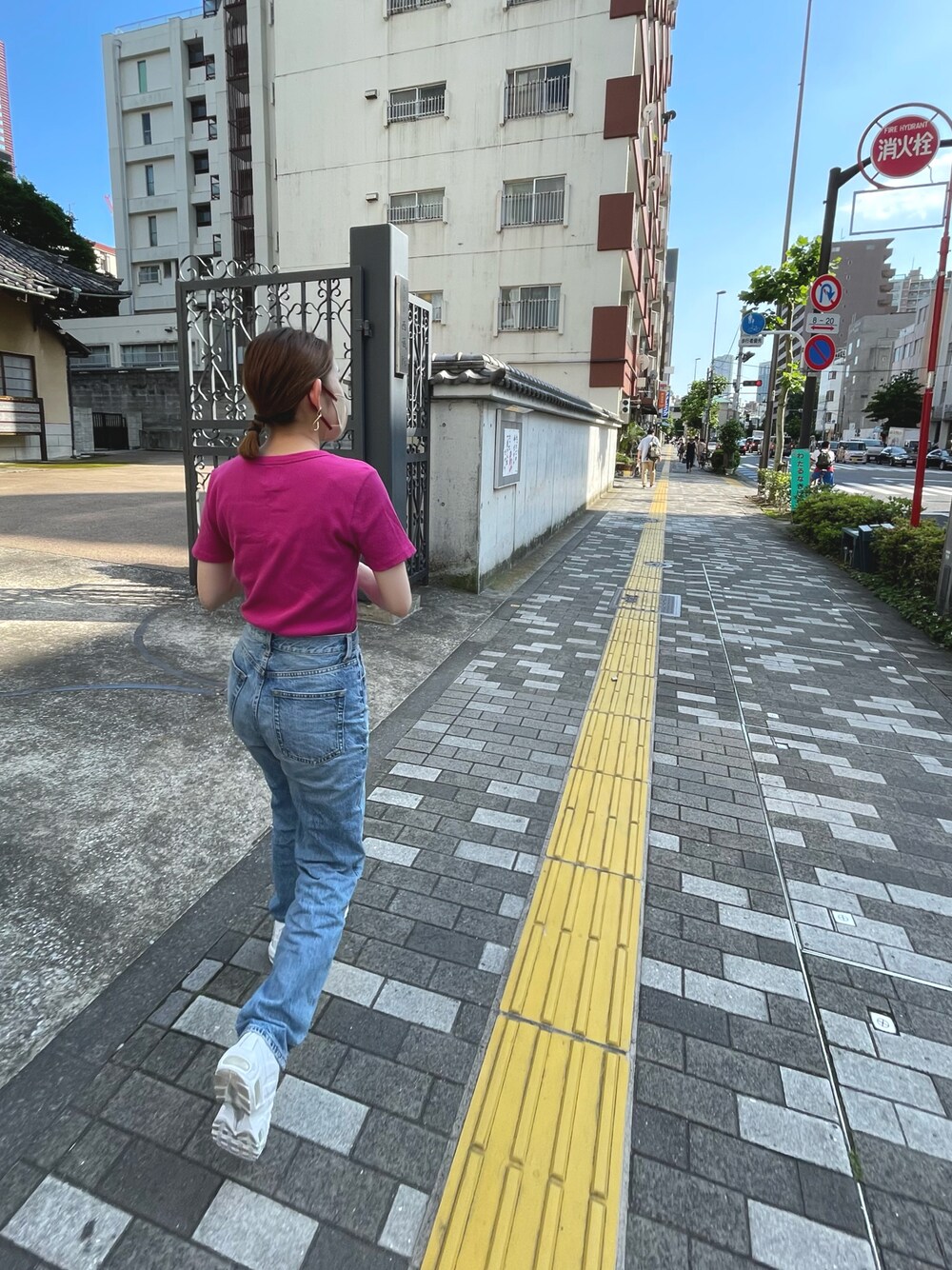 「夏コーデ、休日コーデ、低身長、デニムパンツ」｜「GAPのアイテム（Tシャツ/カットソー、ピンク系）」を使った、knnさん（レディース・152cm）の夏コーディネートの1枚目の写真