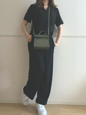 オープンカラーショートシャツを使った人気ファッションコーディネート