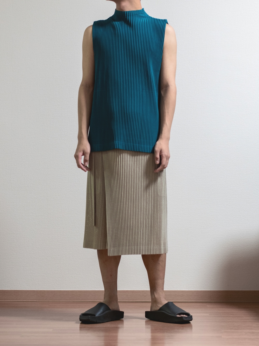 HOMME PLISSE ISSEY MIYAKEのタンクトップを使った人気