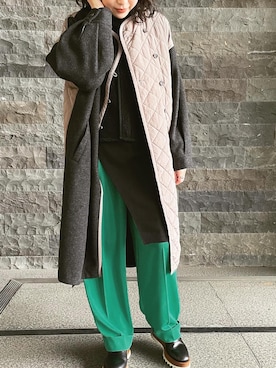 「カラーパンツ」｜「アイテム（ノーカラーコート）」を使った、ina*:.｡さん（レディース・159cm）の冬コーディネート