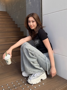 「GYDA（ジェイダ）のミドルウエストGYDA chainワイドデニムパンツ（デニムパンツ、ブルー系）」を使った、Misaさん（レディース・158cm）の春コーディネート