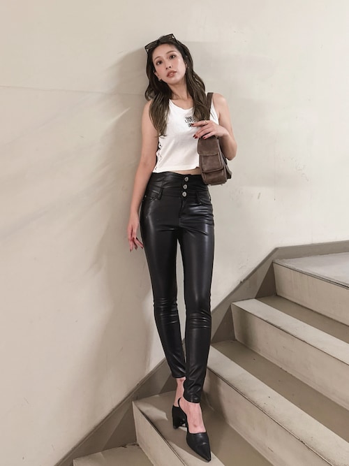 GYDA（ジェイダ） パンツ ハイウエストBACKクロスフェイクレザーパンツ