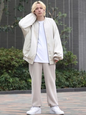 「JUNRED（ジュンレッド）のアイテム（MA-1）」を使った、EIJIさん（メンズ・173cm）の秋コーディネート