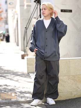 「re_k by JUNRED（レクバイジュンレッド）のアイテム（カーゴパンツ）」を使った、EIJIさん（メンズ・173cm）の冬コーディネート