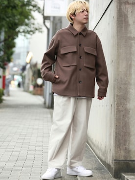 「JUNRED（ジュンレッド）のアイテム（チノパンツ）」を使った、EIJIさん（メンズ・173cm）の秋コーディネート
